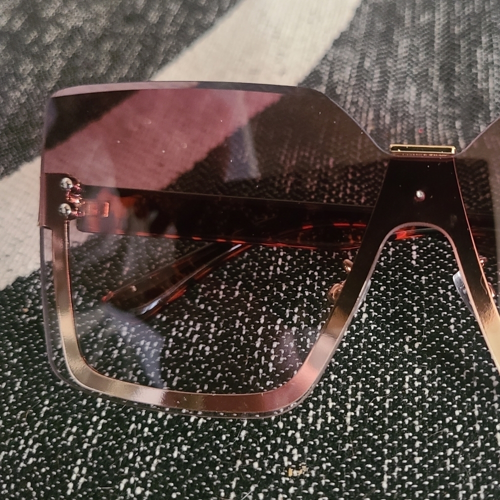 GORGEOUS STYLISH SUN GLASSES HP🔥🔥🔥🔥 - Picture 6 of 6